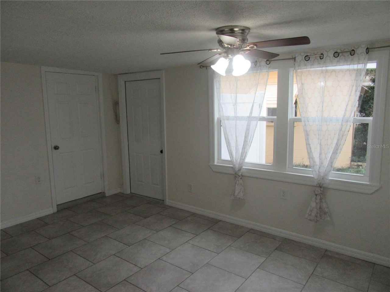 11913 104th St - Photo 5 of 34