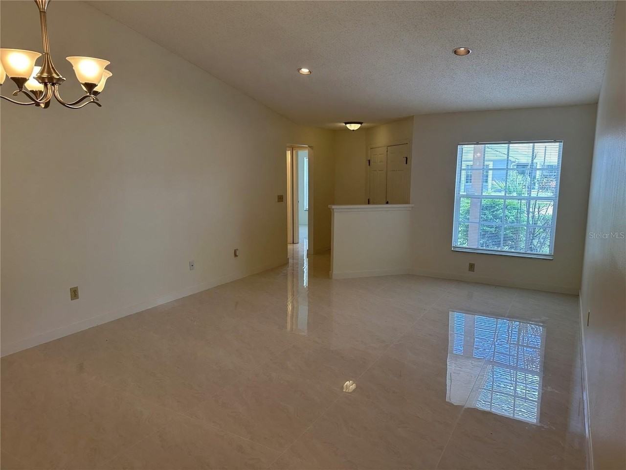 5915 Taywood Dr - Photo 4 of 24