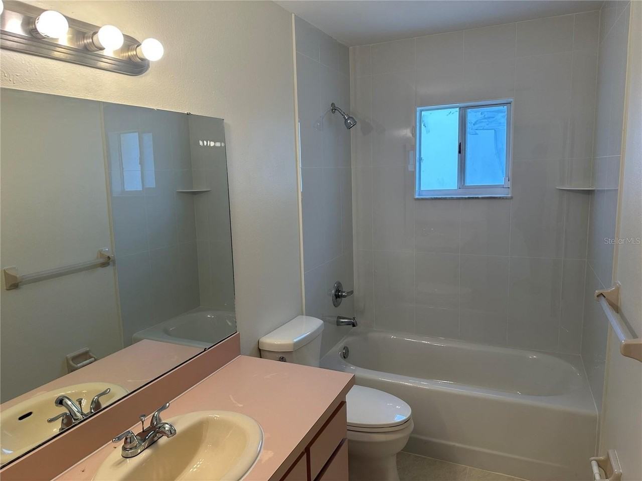 5915 Taywood Dr - Photo 7 of 24