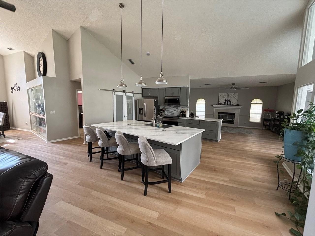 18561 Winding Oaks Blvd - Photo 4 of 18