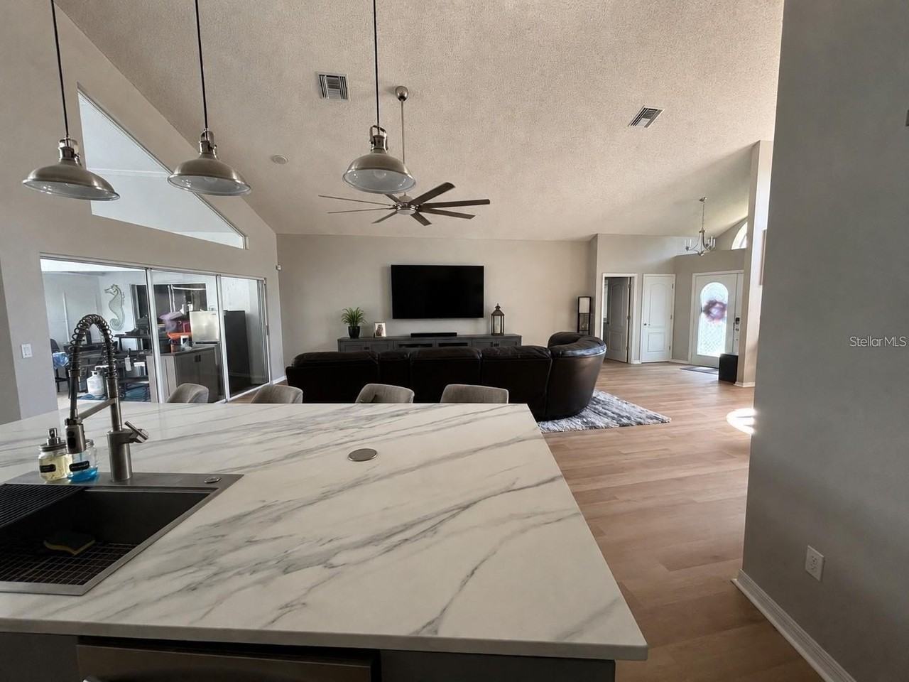 18561 Winding Oaks Blvd - Photo 6 of 18