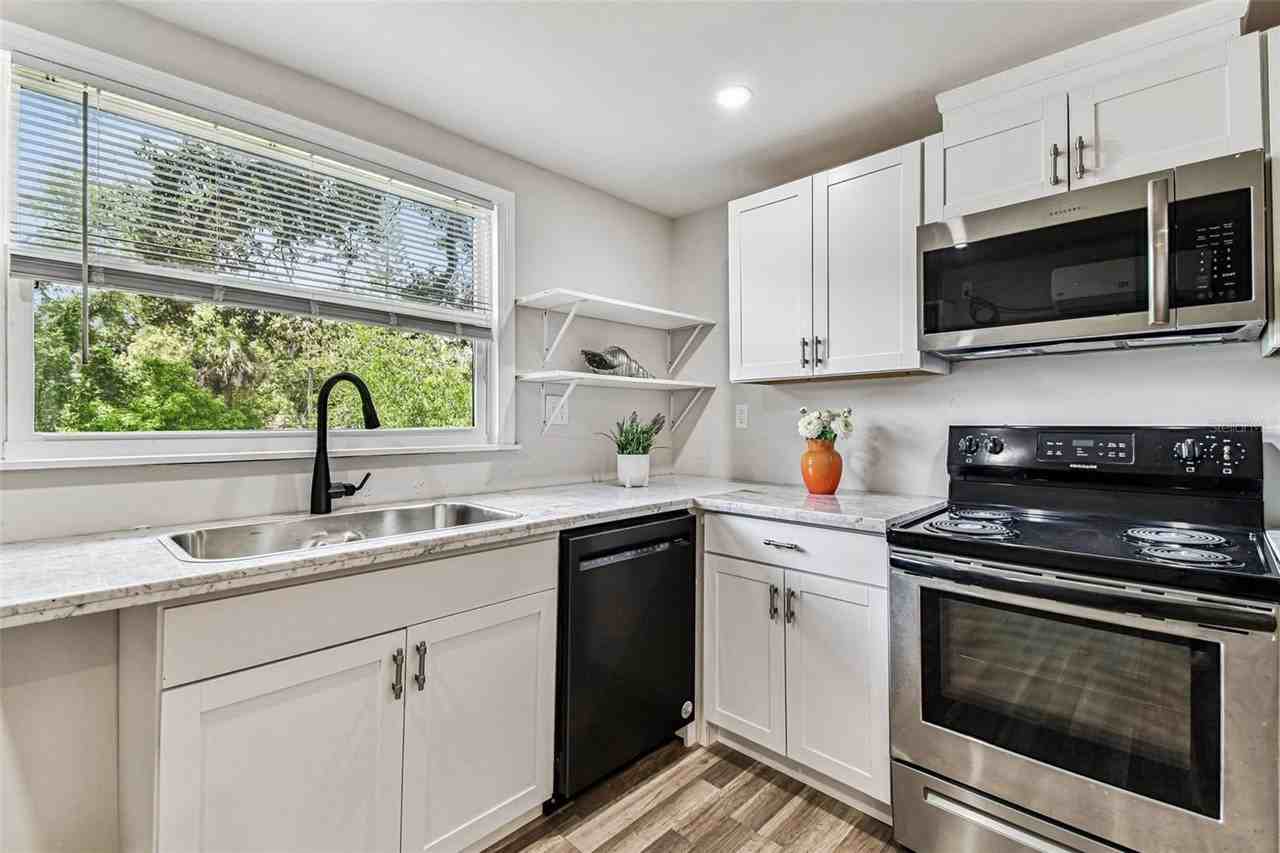 1006 E 26th Ave #1 - Photo 6 of 47