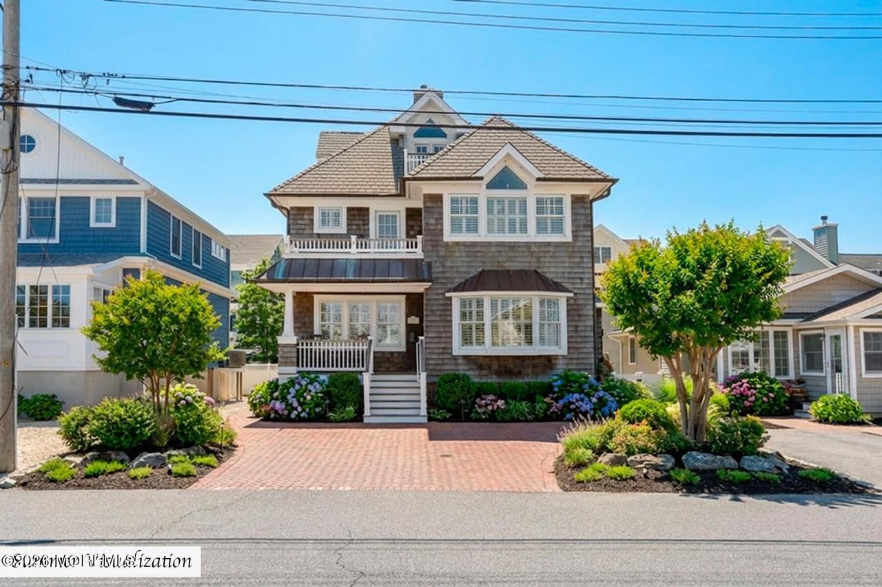 565 Trout Ave - Photo 2 of 37