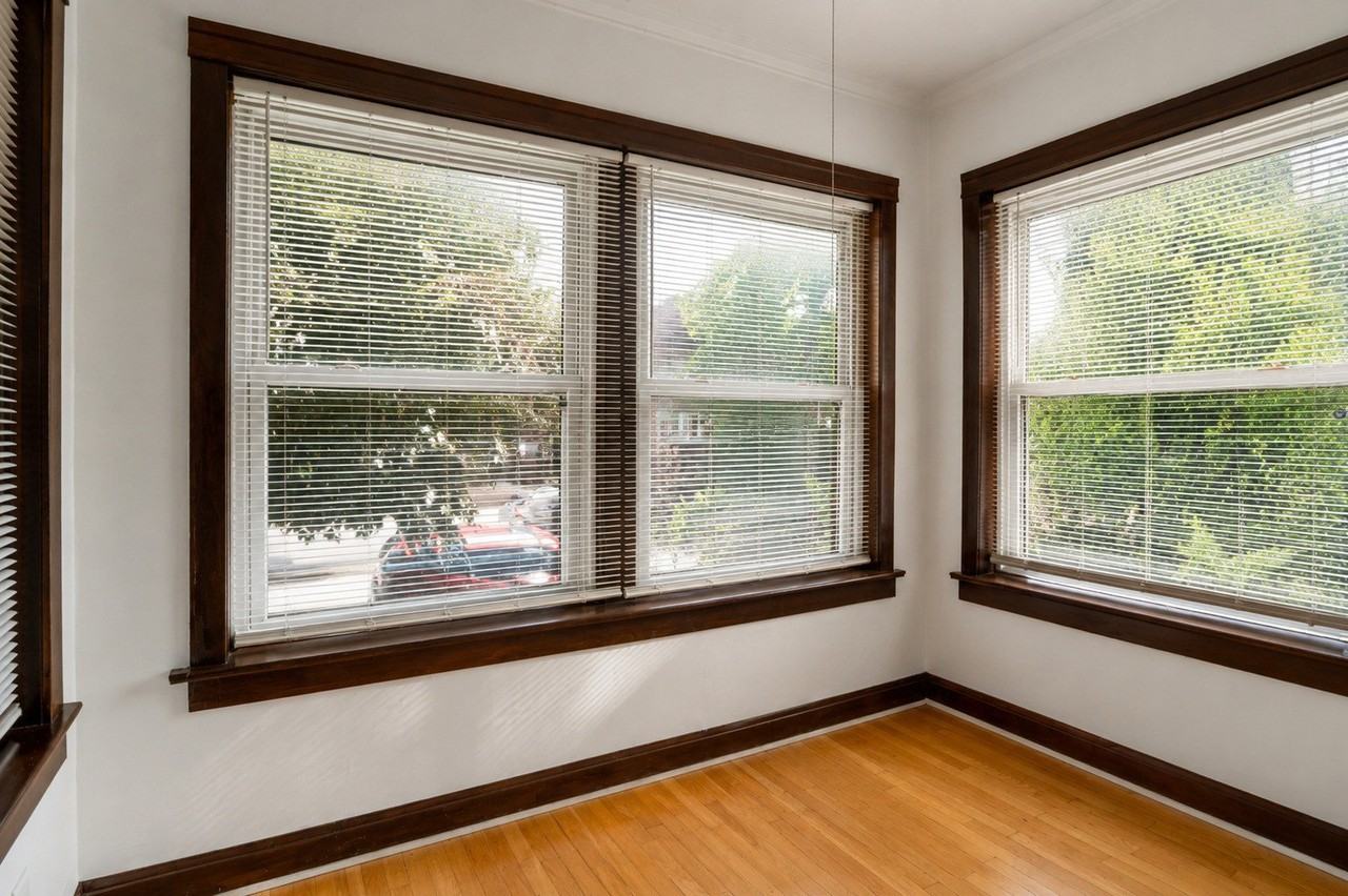 1528 E 74th Pl #1W - Photo 4 of 16
