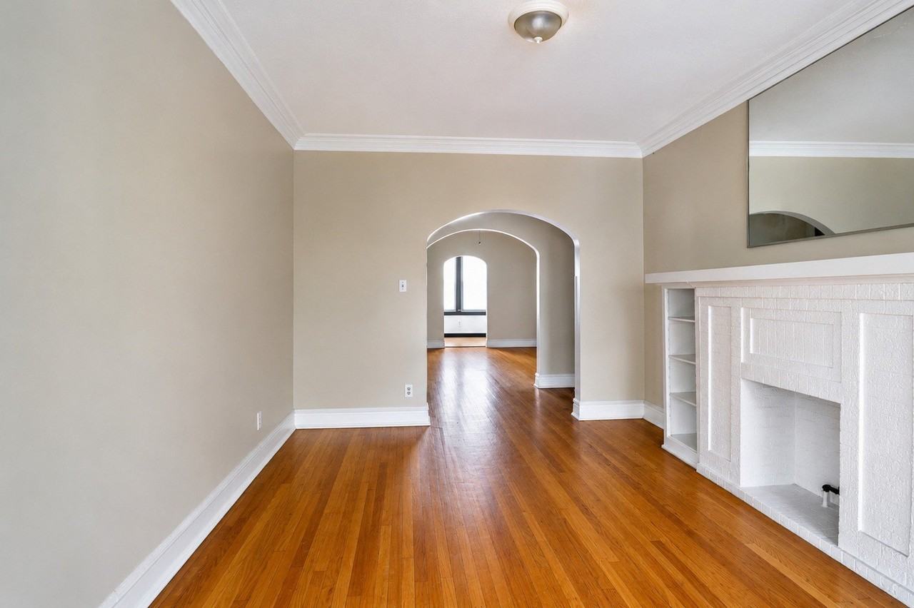 1528 E 74th Pl #1W - Photo 5 of 16