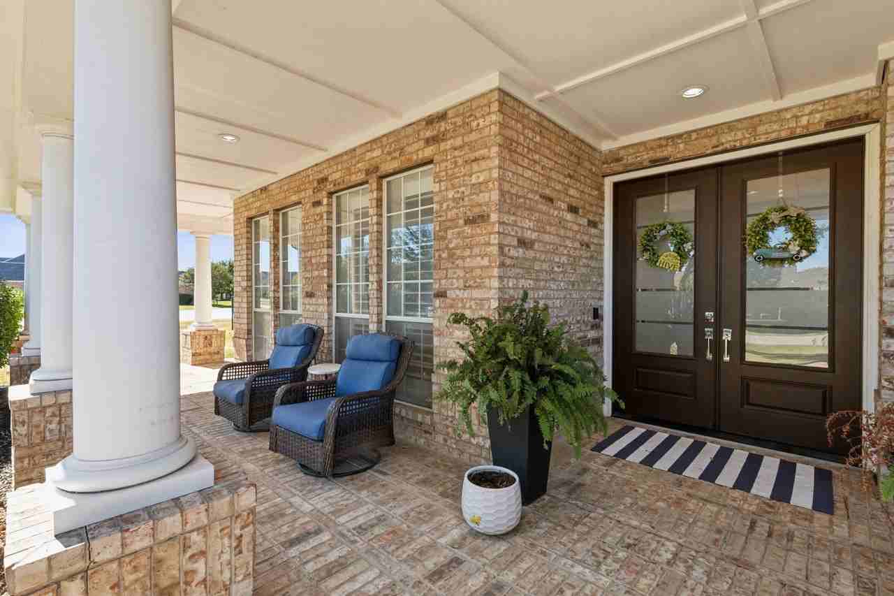 5801 Hathaway Dr - Photo 2 of 39