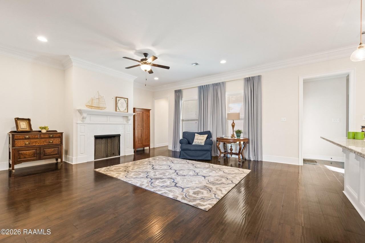 110 Olivewood Dr - Photo 6 of 49