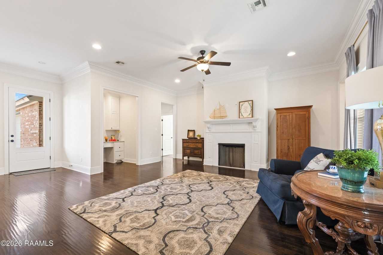 110 Olivewood Dr - Photo 7 of 49