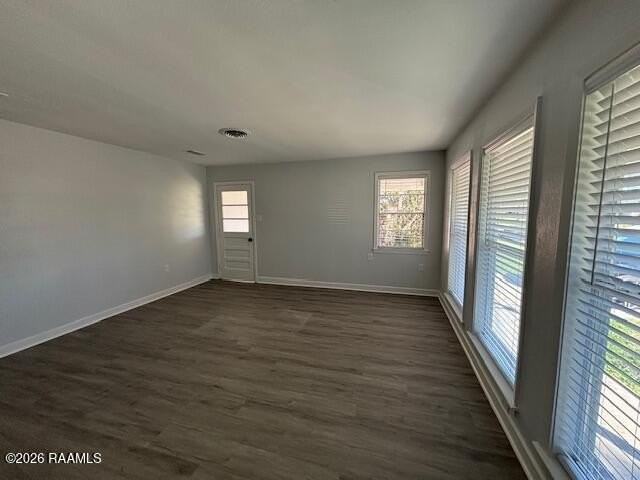 8447 S Parkland Dr - Photo 2 of 17