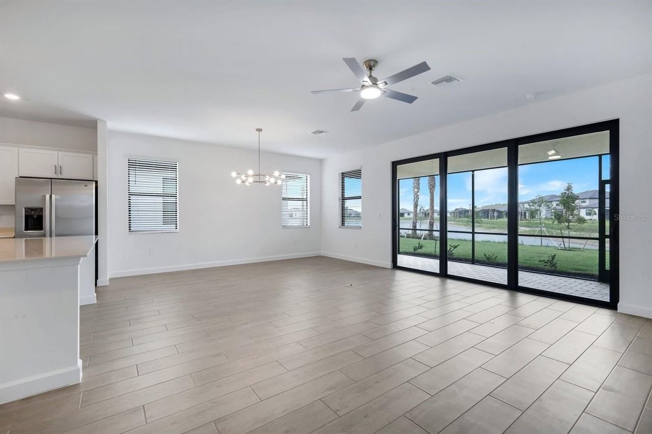 19232 Gentry Pl - Photo 4 of 27