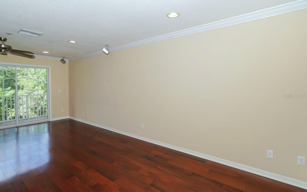 7339 Black Walnut Way - Photo 4 of 27