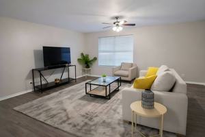 featured image of 3013 Northridge Dr