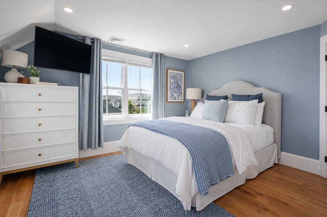 126 Broadway #1589248P - Photo 4 of 50