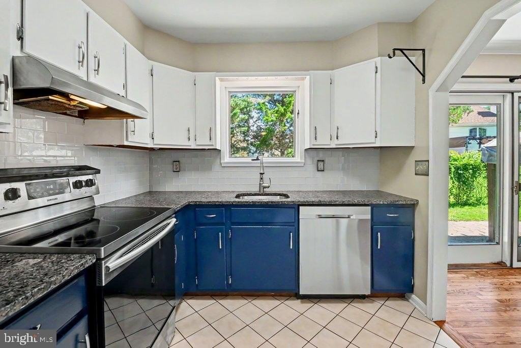 7804 Stafford Hill Ct - Photo 6 of 21