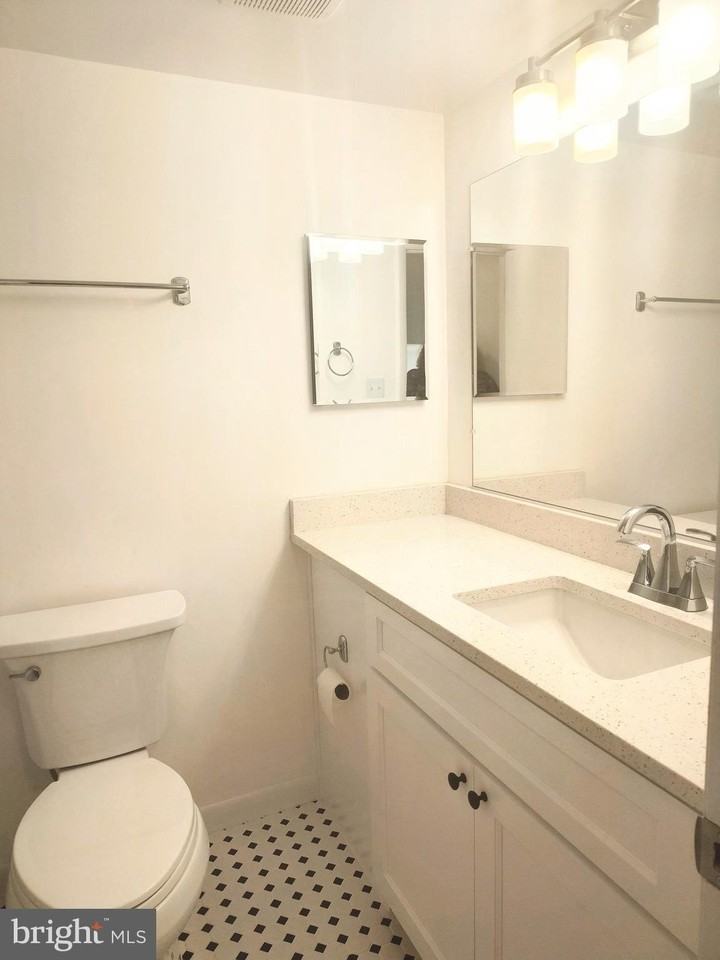 Biltmore Dr #2515-3 - Photo 7 of 25