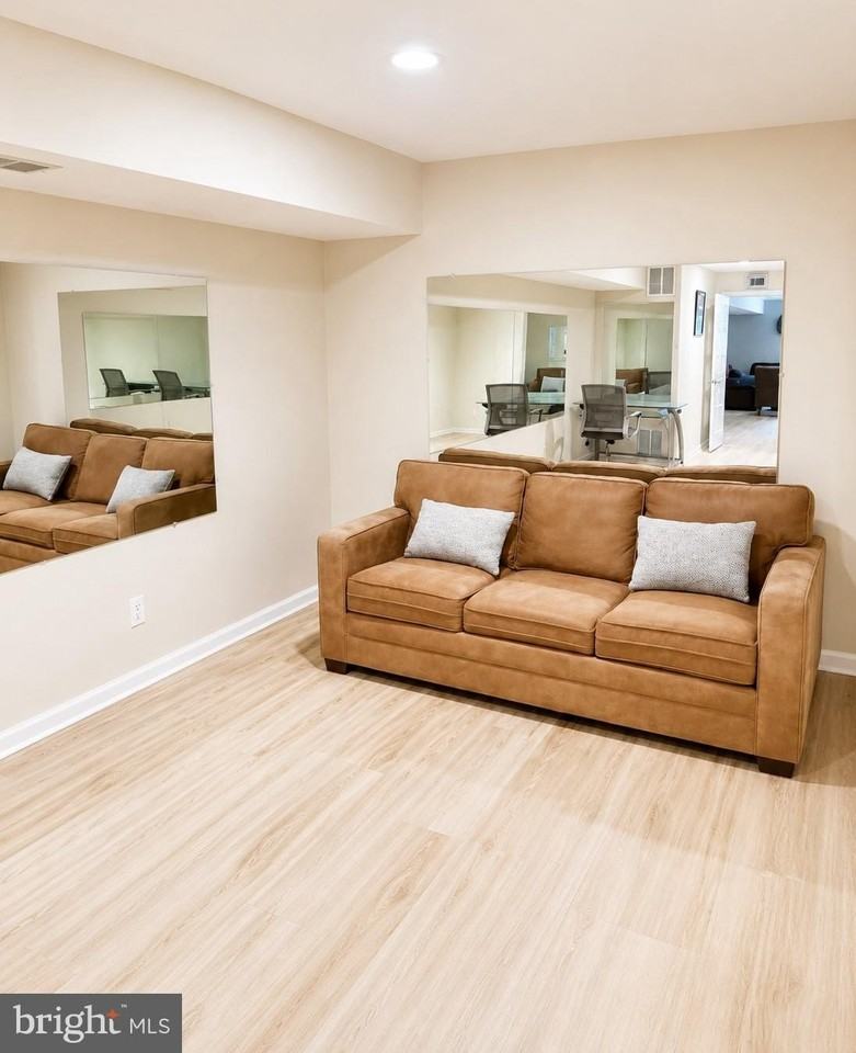 2505 Falling Brook Ter - Photo 3 of 15