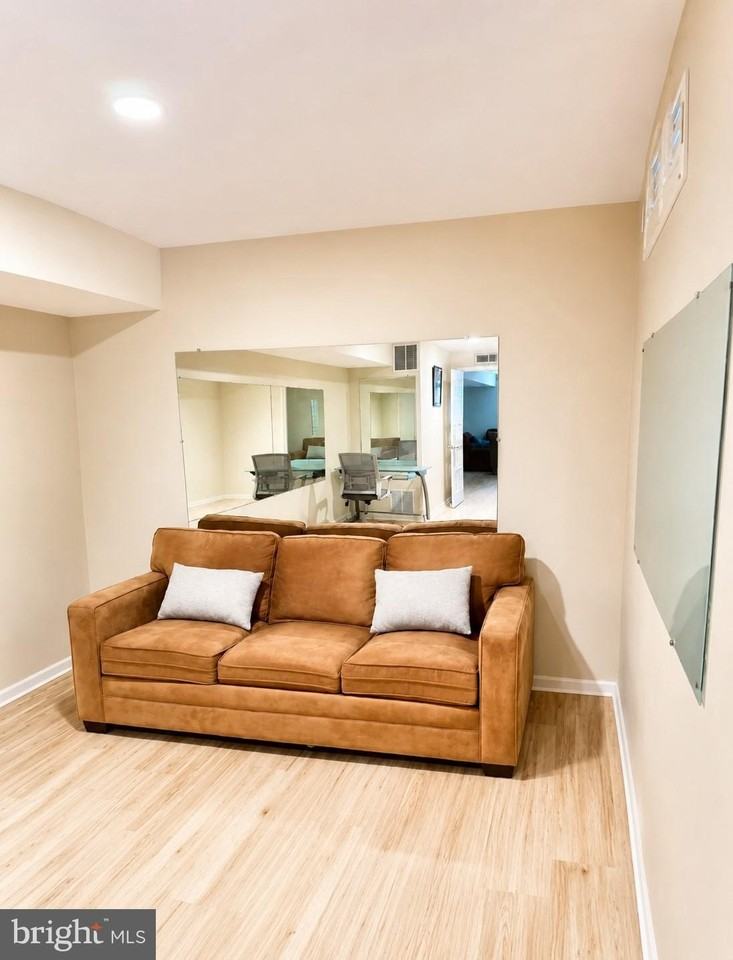 2505 Falling Brook Ter - Photo 4 of 15