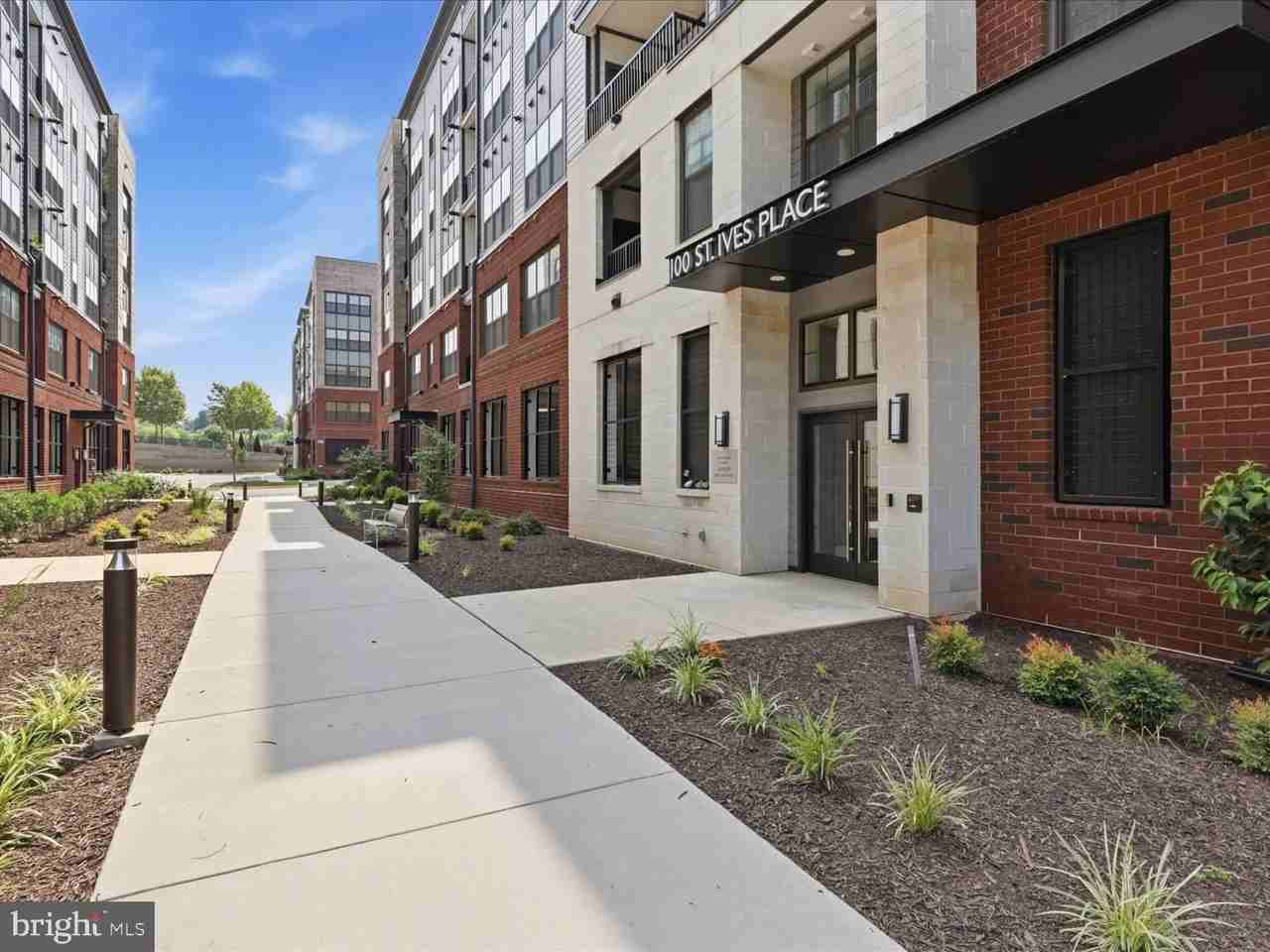 100 Saint Ives Pl #403