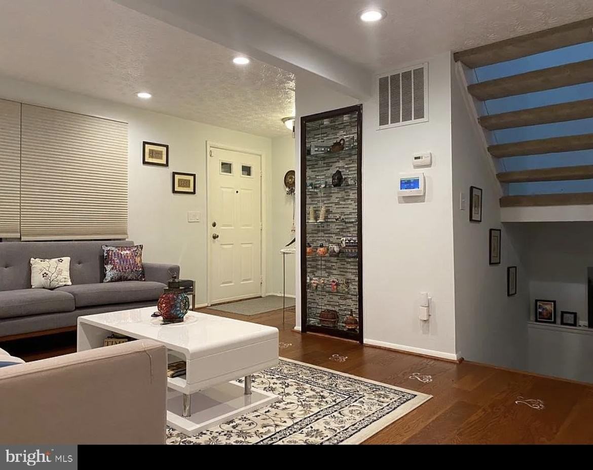 7881 Tyson Oaks Cir - Photo 5 of 12