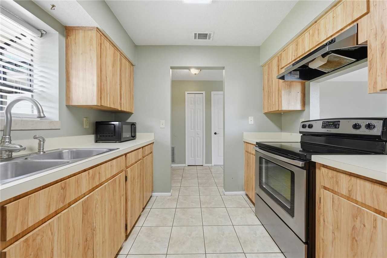 625 E 8th Ave - Photo 3 of 32