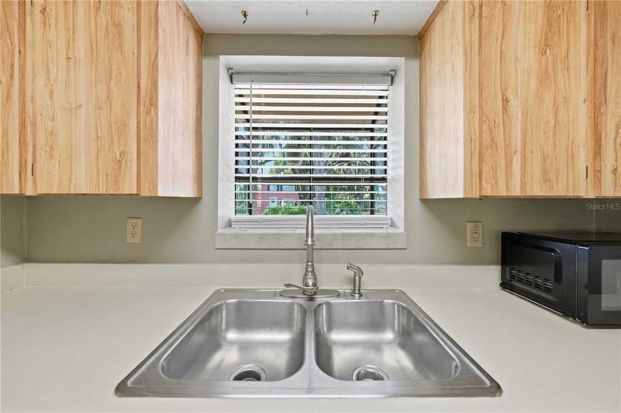 625 E 8th Ave - Photo 4 of 32