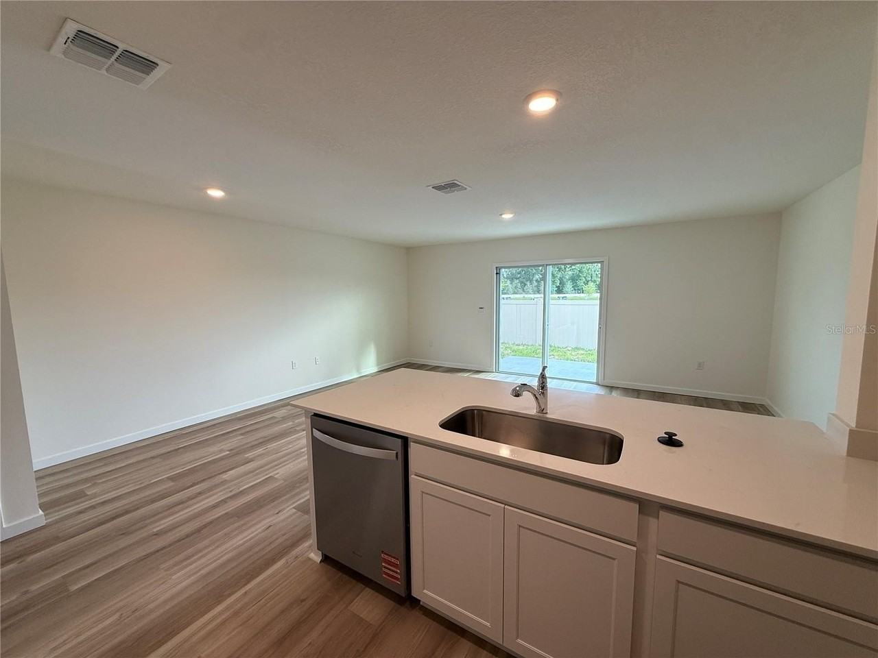 6524 Sw 82nd Loop - Photo 6 of 33
