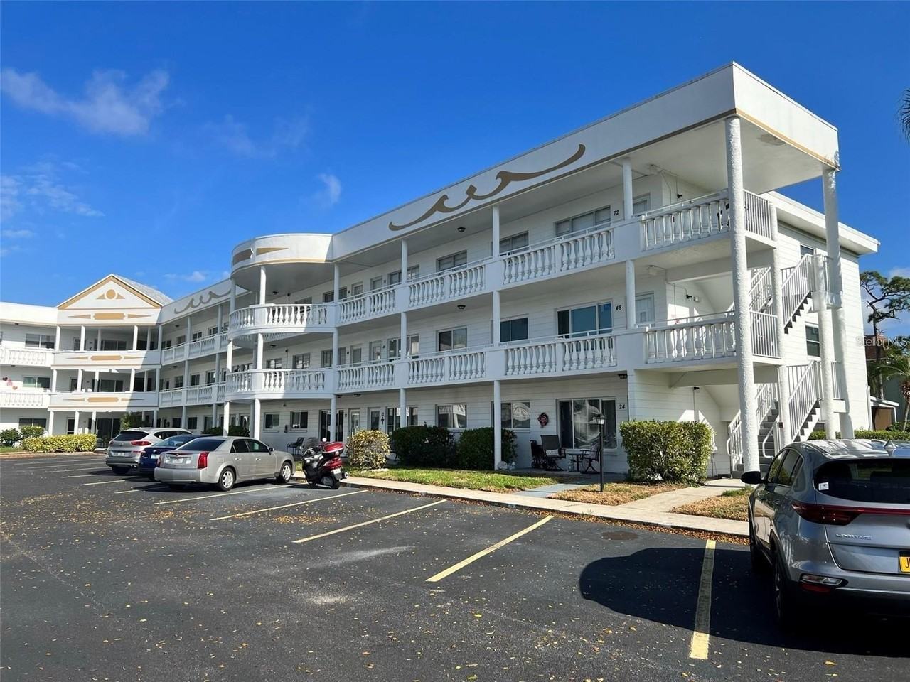 2428 Columbia Dr #68