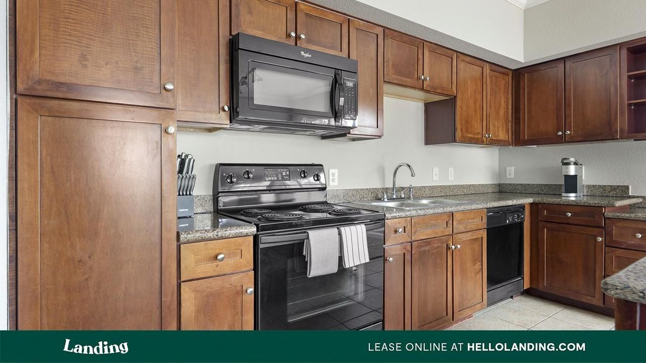 6500 Champion Grandview Way - Photo 6 of 50