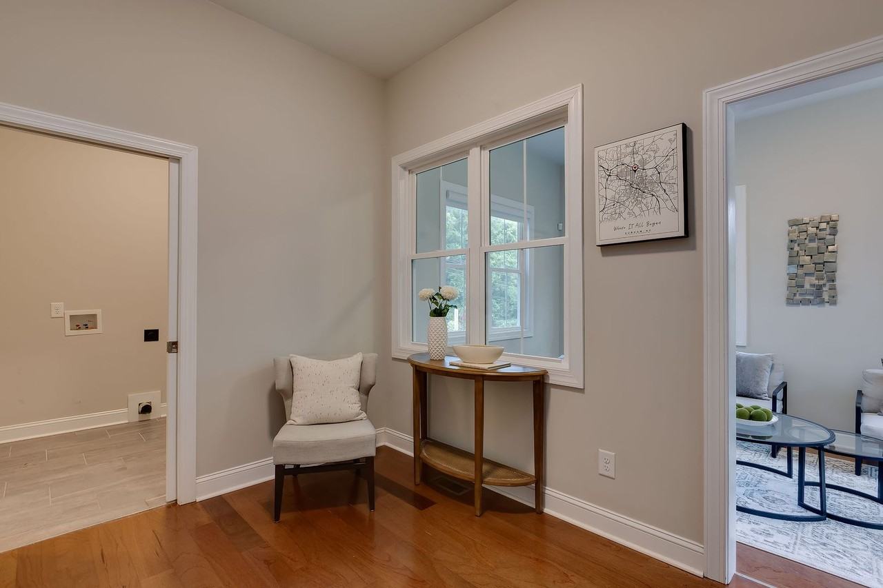 607 Lee St - Photo 5 of 22