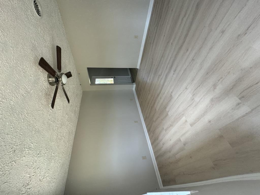 111 Worthy Dr - Photo 3 of 12