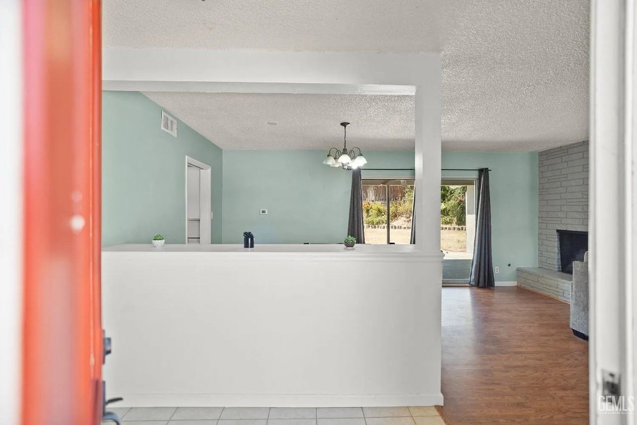 3108 Saratoga Street - Photo 7 of 8