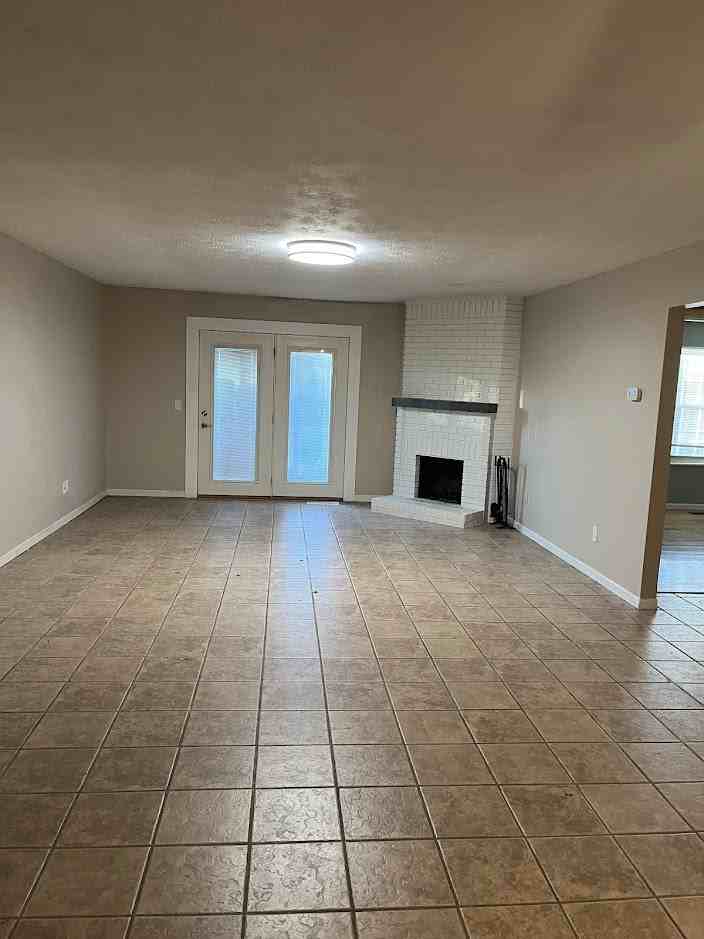 1546 Brookfield Ln #1546 - Photo 4 of 7