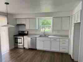 featured image of 800 Glenhaven Ln