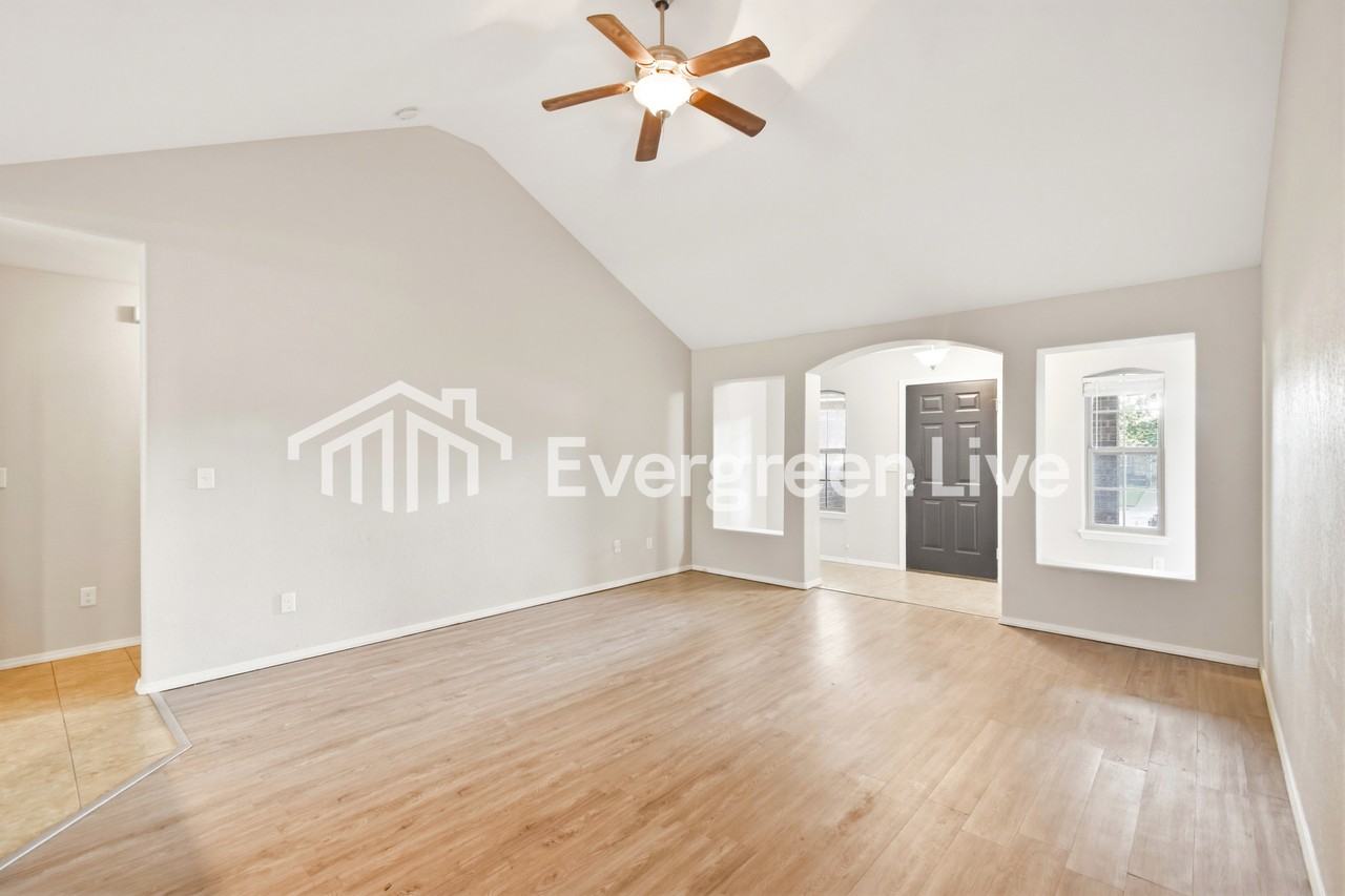 580 N Country Farm Rd - Photo 4 of 15