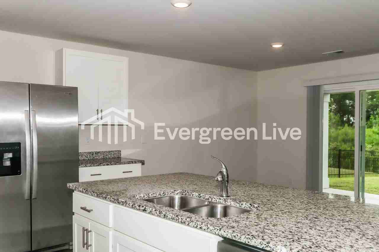 1181 Ridgeford Dr - Photo 2 of 15