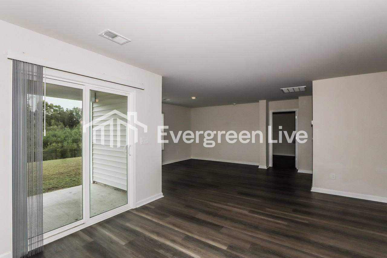 1181 Ridgeford Dr - Photo 4 of 15