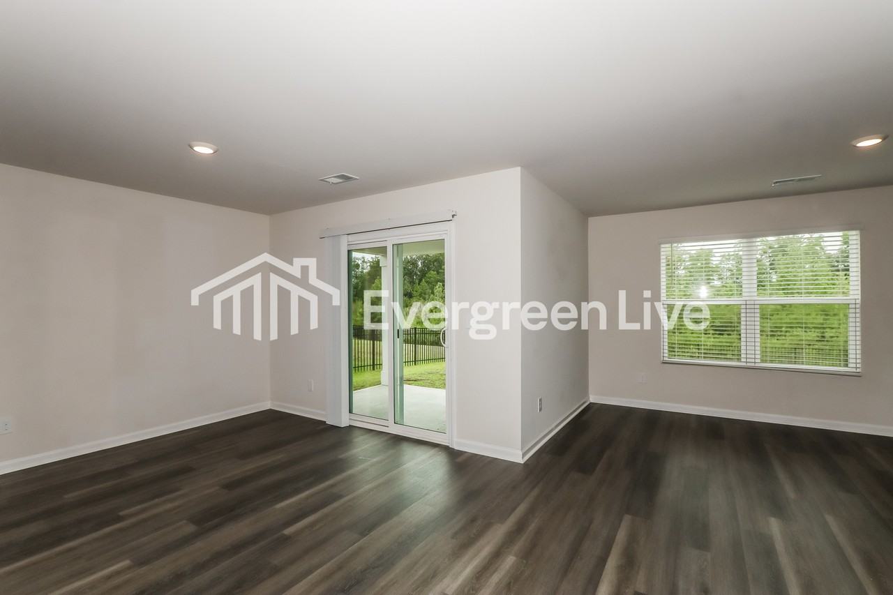 1181 Ridgeford Dr - Photo 5 of 15