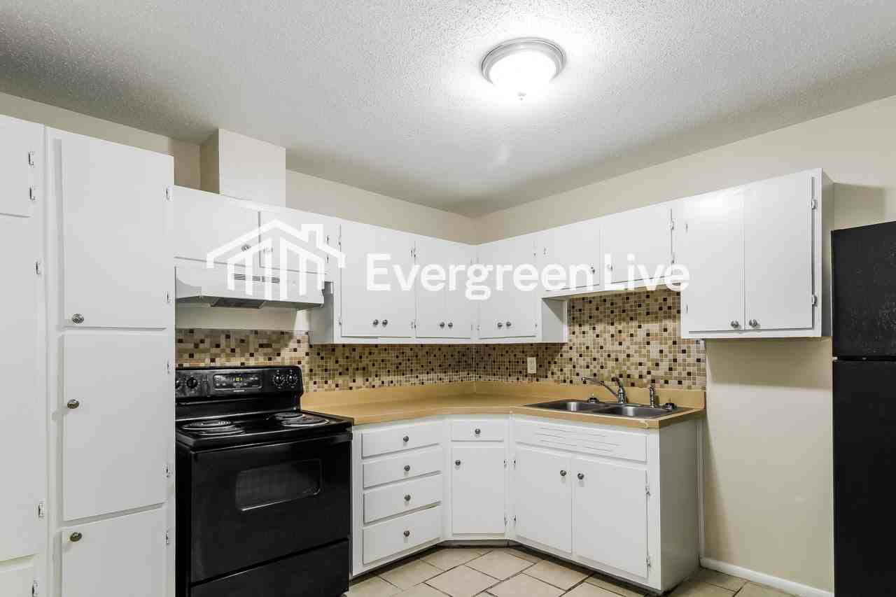 3241 Glen Logan Rd - Photo 5 of 10