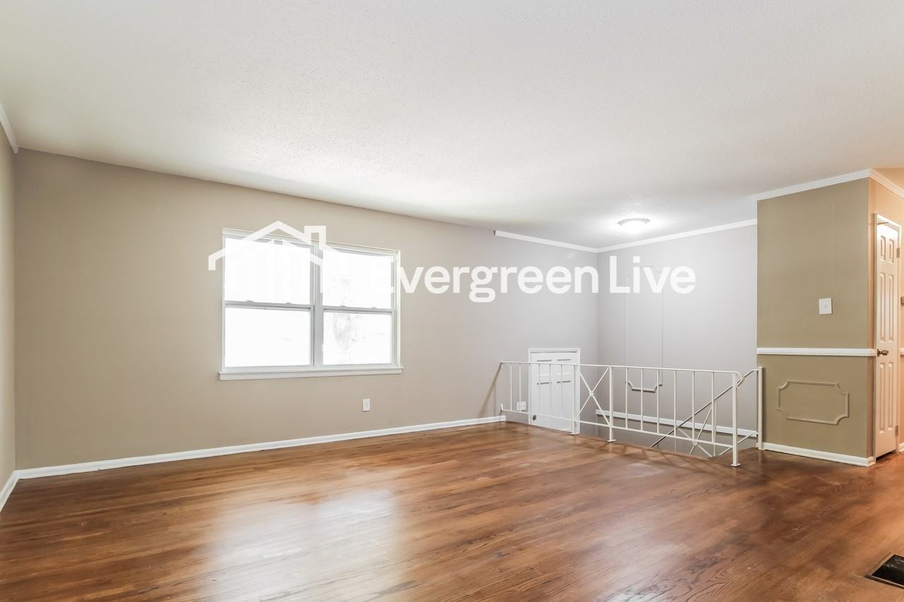 3241 Glen Logan Rd - Photo 6 of 10