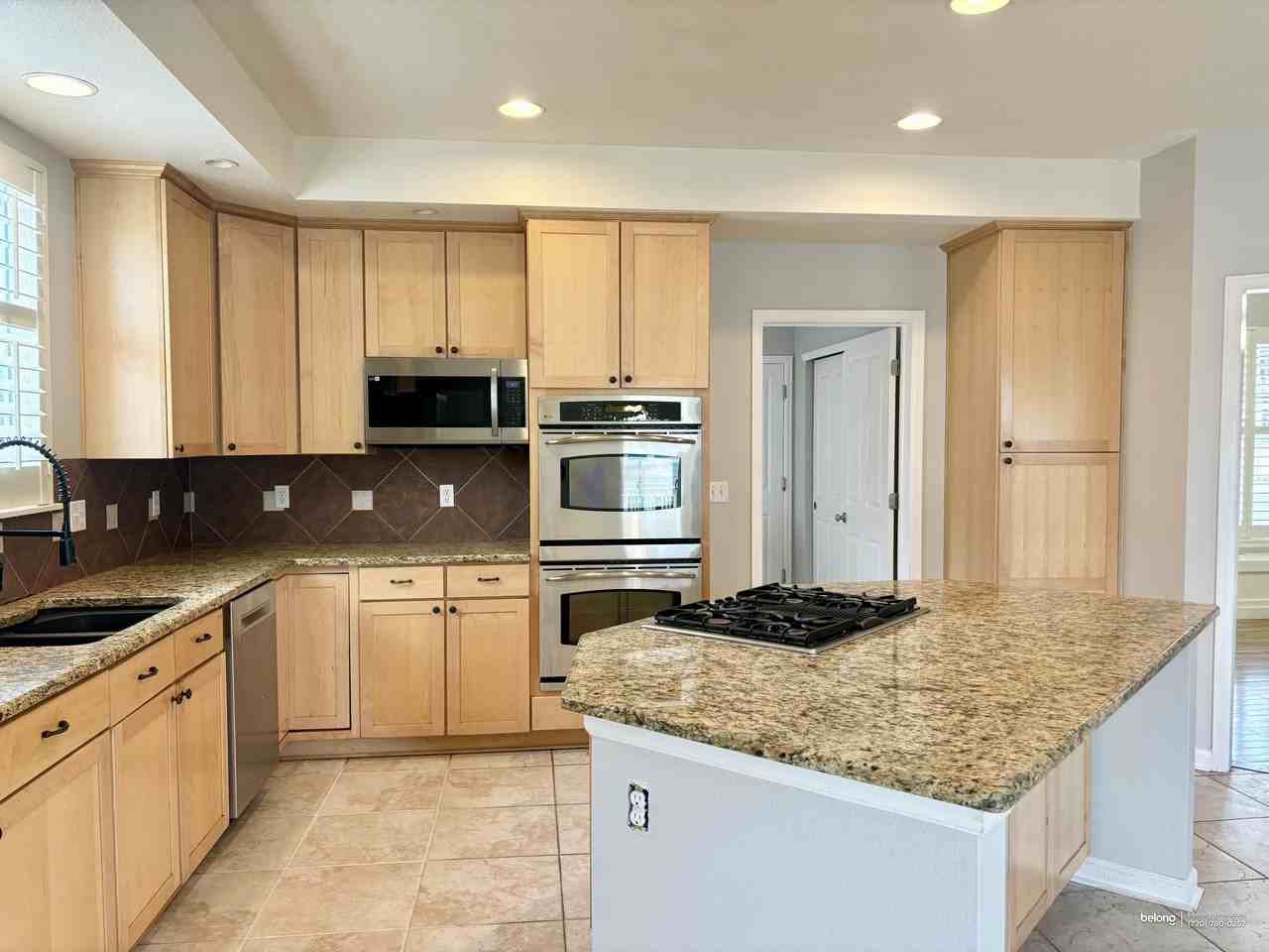 13830 Dexter St - Photo 3 of 25