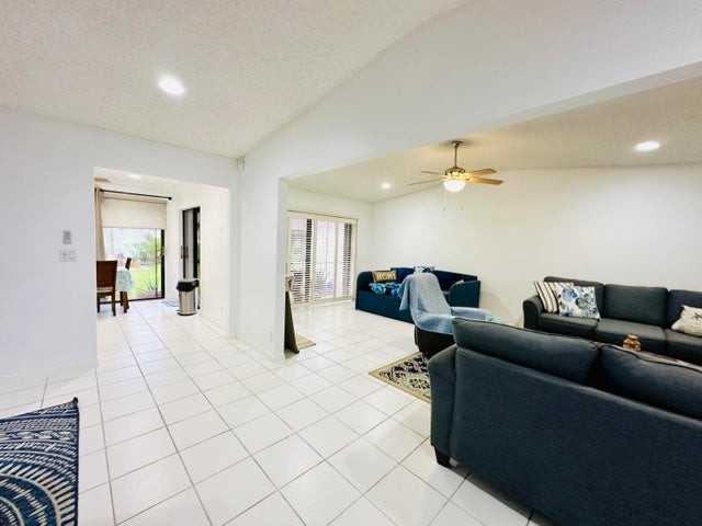 5077 Forsythia Street - Photo 6 of 8