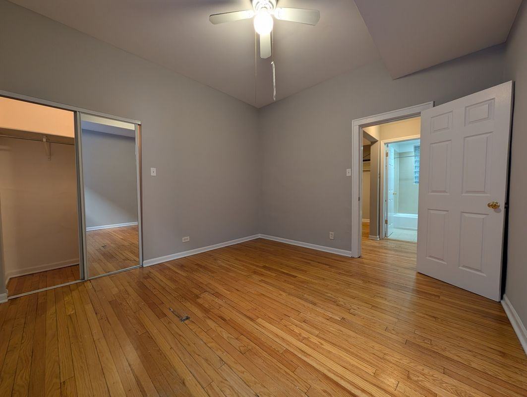 1828 W Lawrence Ave - Photo 5 of 10