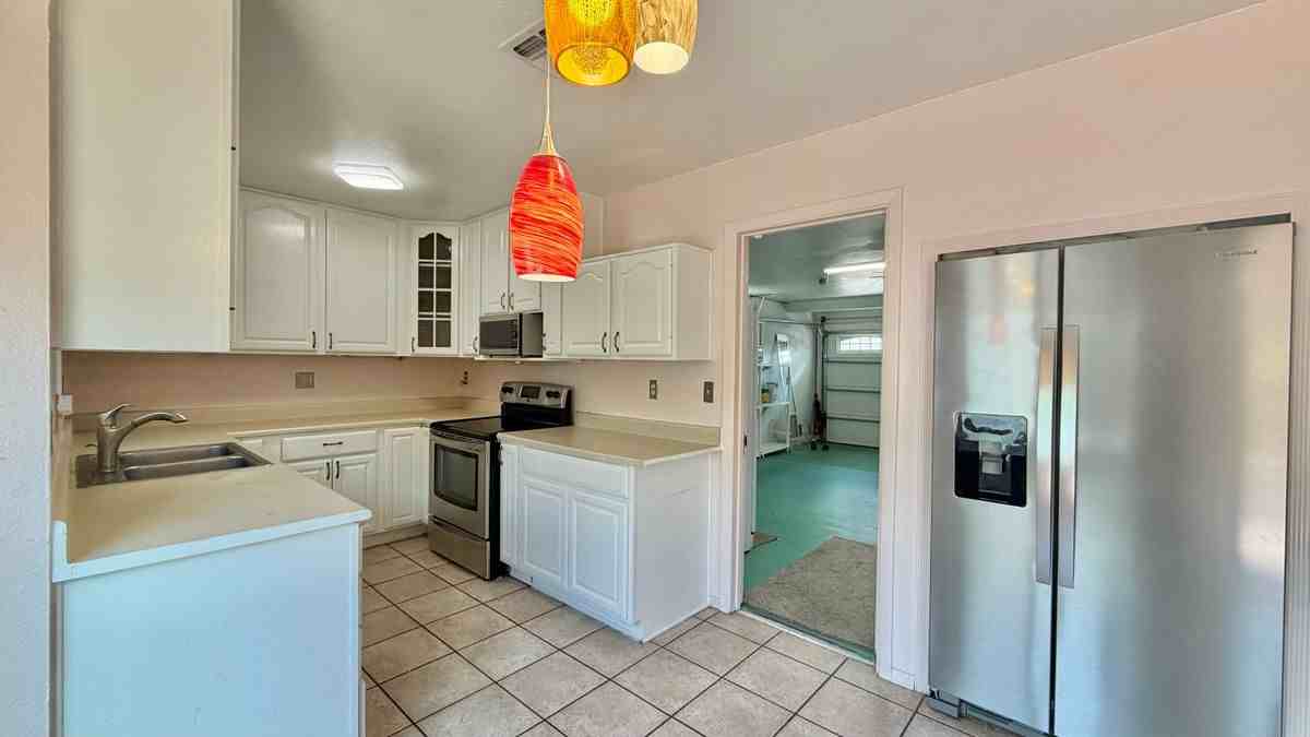 12205 Brentwood Hills Blvd Ne - Photo 2 of 12
