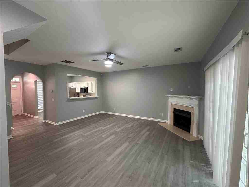 2025 Austin Park Cir - Photo 3 of 32