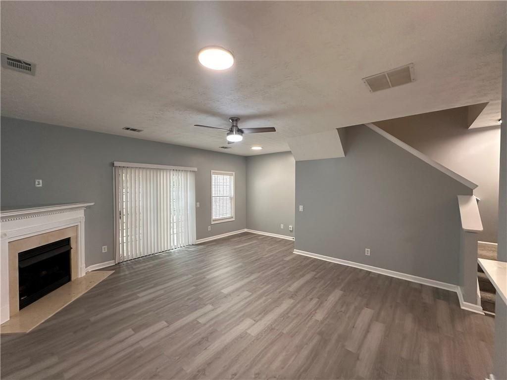 2025 Austin Park Cir - Photo 4 of 32