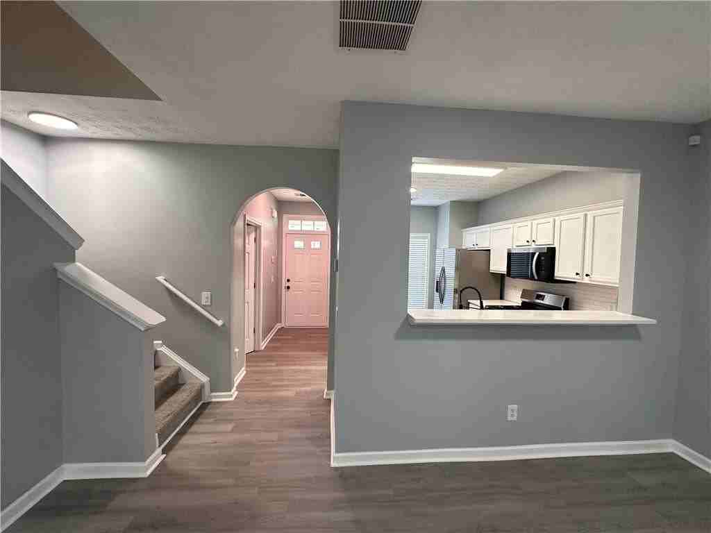 2025 Austin Park Cir - Photo 5 of 32