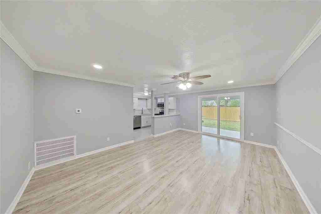 4002 Prudence Dr - Photo 2 of 7
