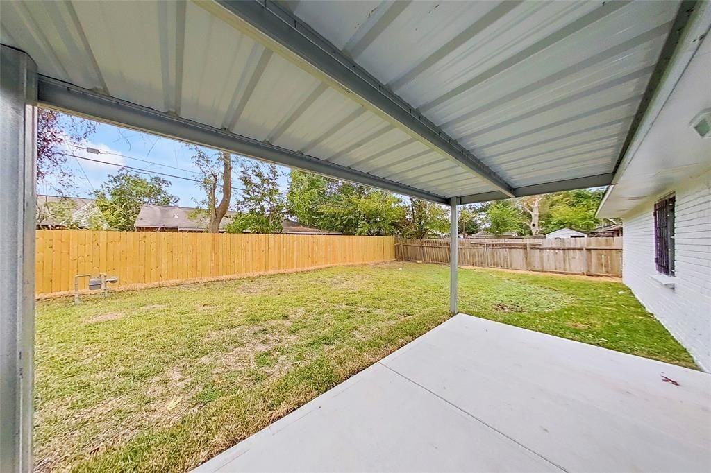 4002 Prudence Dr - Photo 4 of 7