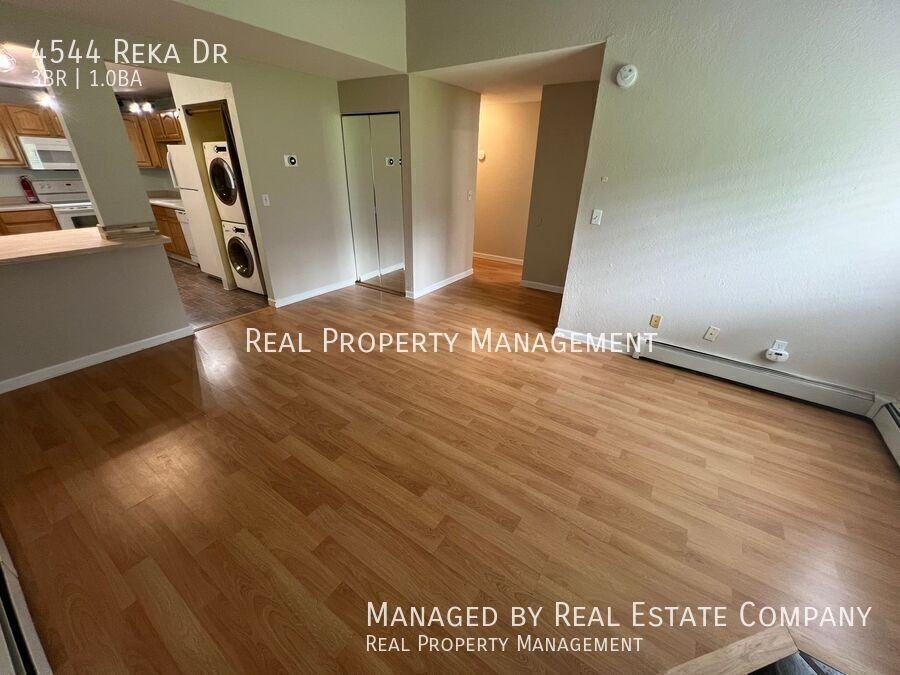 4544 Reka Dr - Photo 4 of 11