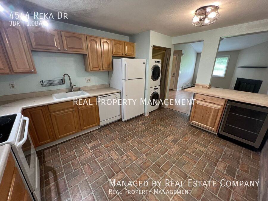 4544 Reka Dr - Photo 6 of 11
